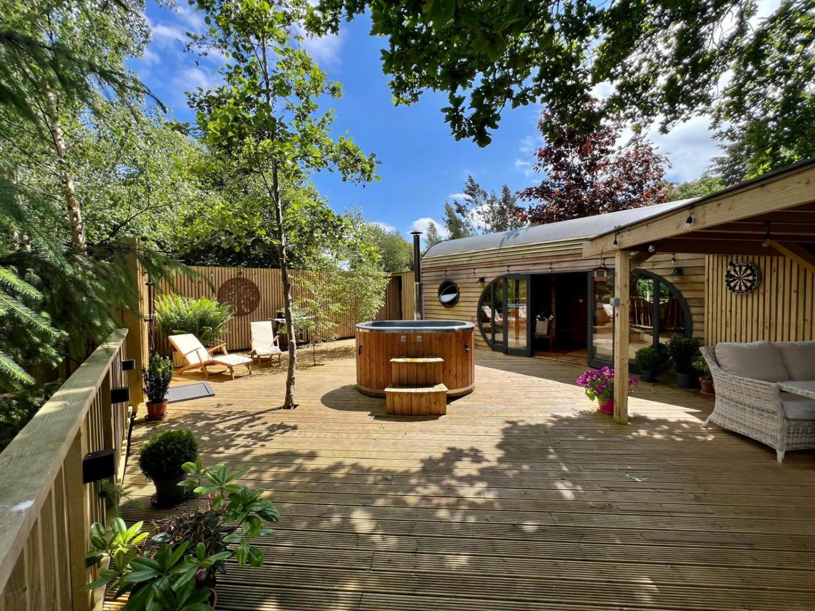 The Pines Treehouse At Treetops Hideouts Richmond  Extérieur photo